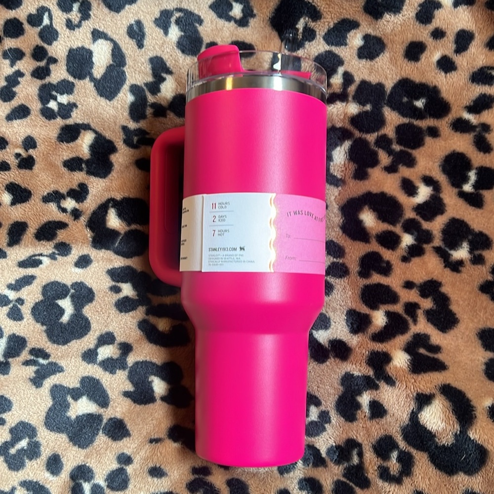✨💗NWT Stanley x Target Valentines Cosmo Pink - Picture 2 of 3